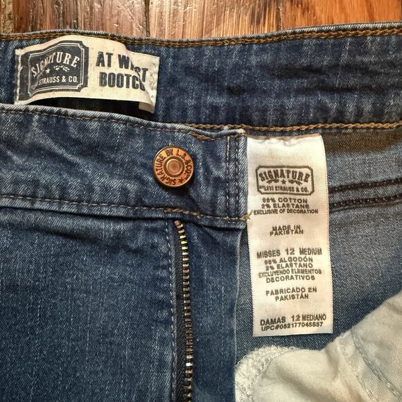 Signature by Levi Strauss Womens Jeans At Waist Bootcut Stretch Blue 12 Medium - Picture 5 of 10
